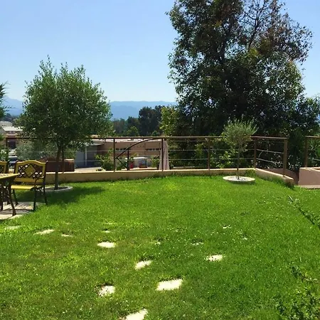 Villa De 4 Chambres A Ajaccio Avec Piscine Privee Jardin Clos Et Wifi A 2 Km De La Plage Ajaccio (Corsica)